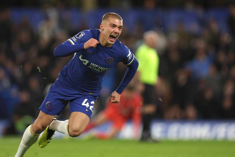 亚冠海港VS柔佛新山：3大外援出击，两大国足希望之星领衔，李圣龙冲锋