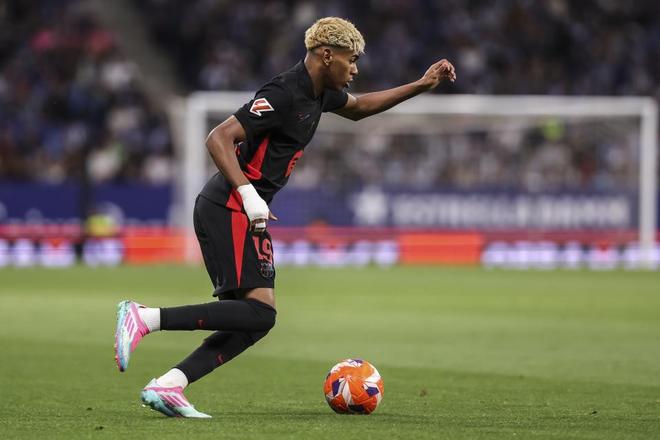 犯规太快！杨瀚森首节登场3分49秒领到第二次犯规被换下场