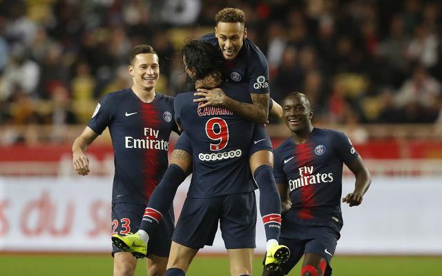 看看谁回来了！今日欧冠对阵闪耀，罗伊斯重返多特主场（欢迎回家！罗伊斯重返多特主场，今夜欧冠对决星光熠熠）